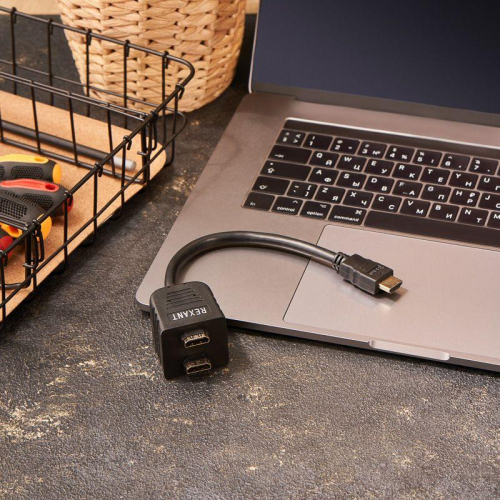 Переходник штекер HDMI - 2 гнезда HDMI с проводом черн. (уп.10шт) Rexant 17-6832 фото 2