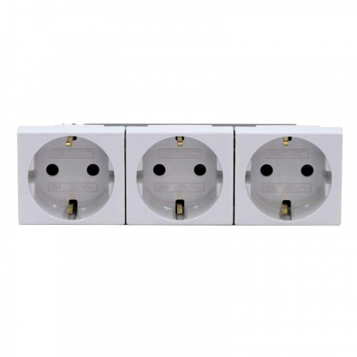 Розетка 3-м Viva 16А IP20 сер. DKC 45023