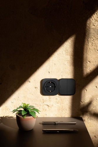 Переключатель проходной 2-кл. ОП Quteo 10А IP20 250В черн. матов. IEK 782479 фото 4