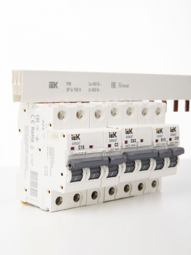 Шина соединительная PIN 1п 63А (дл.1м) IEK YNS21-1-063 фото 2